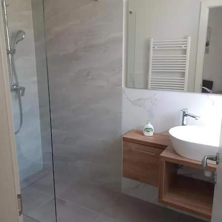Marjan & Guest house 3*
